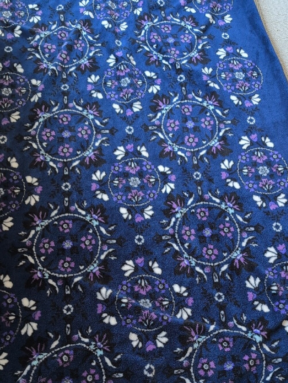 Vera Bradley Purple & Navy Plush Throw Blanket In Fleur Medallion Floral - Picture 5 of 6